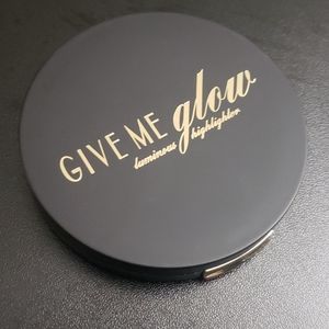 Give Me Glow highlighter in Transcendent